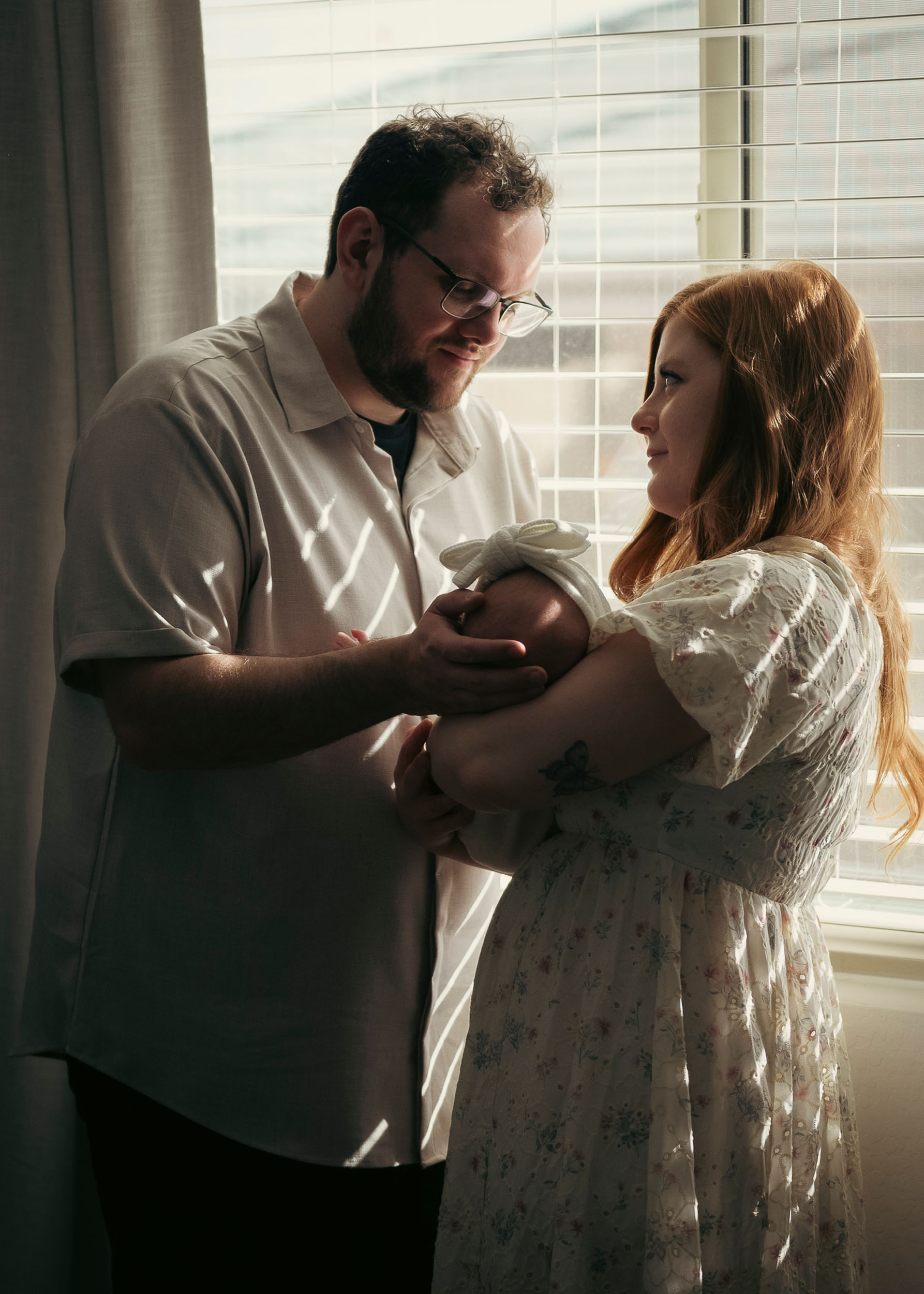 lifestyle-newborns-005-family-portraits.jpg